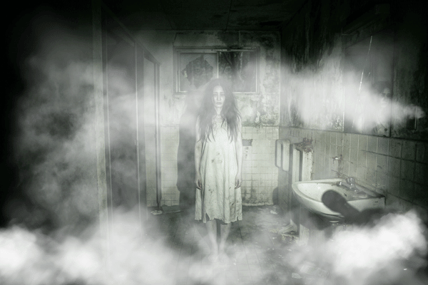 紫金山公園のトイレに出現するという白い服の女性の幽霊（イメージ）